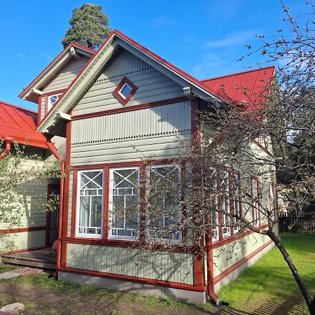 Charming Flat In A Historic Nomme Апартаменты *